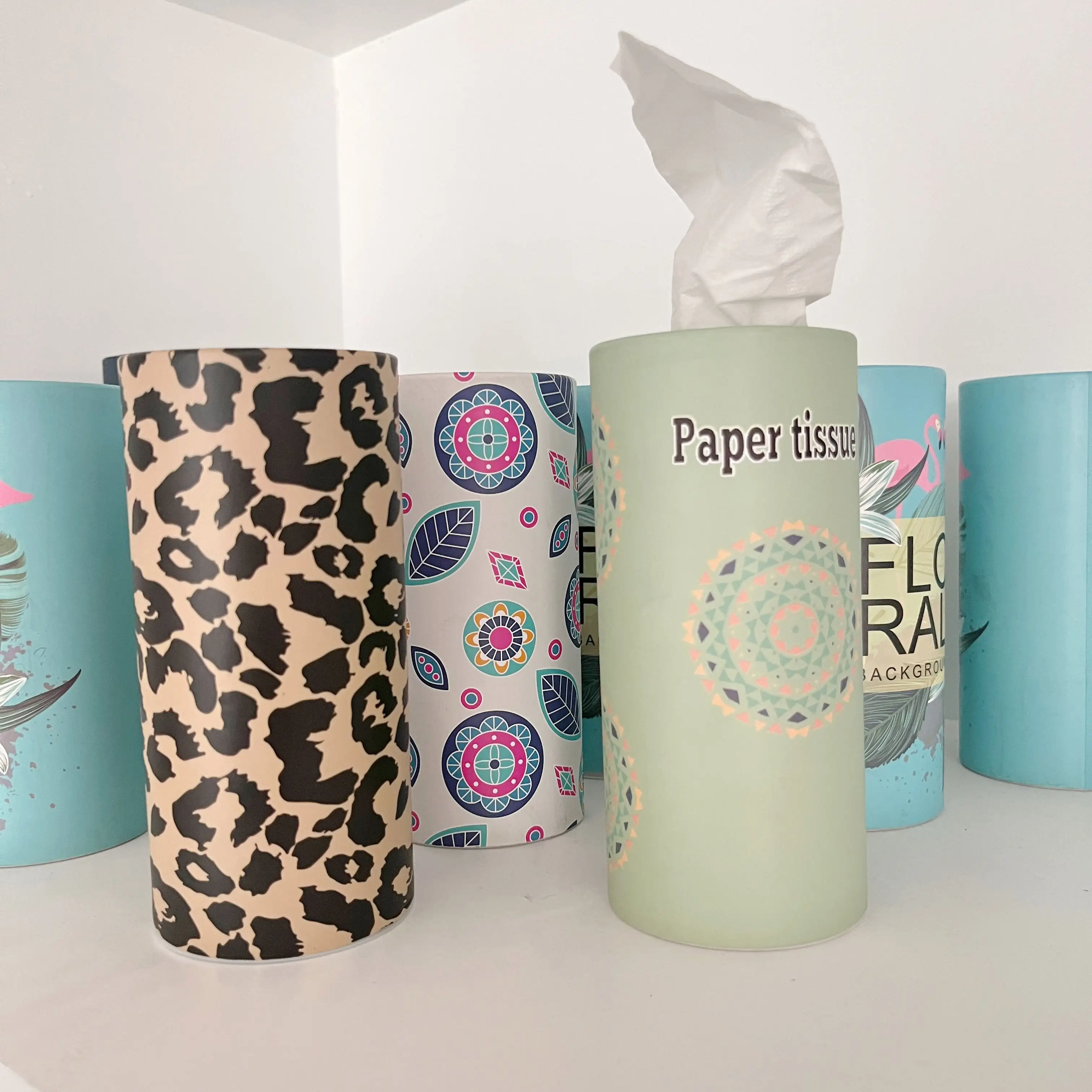 2021 Hot Sale Custom Round Paper Disposable Facial Tissues Holders Tissue Tube Box Cylinder Round Tube Box For Car Vehicle