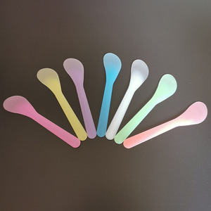 ช้อนผสมเครื่องสำอางสำหรับมาส์กหน้า ใช้สำหรับจ่ายผงมาส์ก ดูแลผิว ใช้ในร้านเสริมสวย ชุดสีสันสดใส - Product Image 1