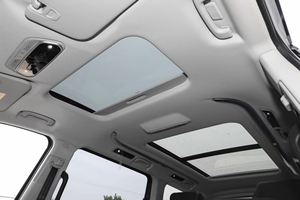 MAXUS G90 2.0T <span class=keywords><strong>InterStar</strong></span> 7 posti Van 2WD 5 porte Benzina Turbo LHD Tetto Panoramico Sedili in Pelle Nappa Basso Chilometraggio Usato 2023 - Product Image 4