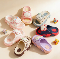 Nouvelles pantoufles d'été 2026 pour enfants, sandales à semelle souple motif ours, pour la plage et l'extérieur, pantoufles parent-enfant pour bébés, hommes et femmes