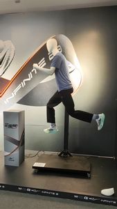 의류 및 스포츠 브랜드를위한 동적 전신 FRP 더미 디스플레이 스탠드 매장 디스플레이 용 헤드가있는 로봇 마네킹 실행 - Product Image 5