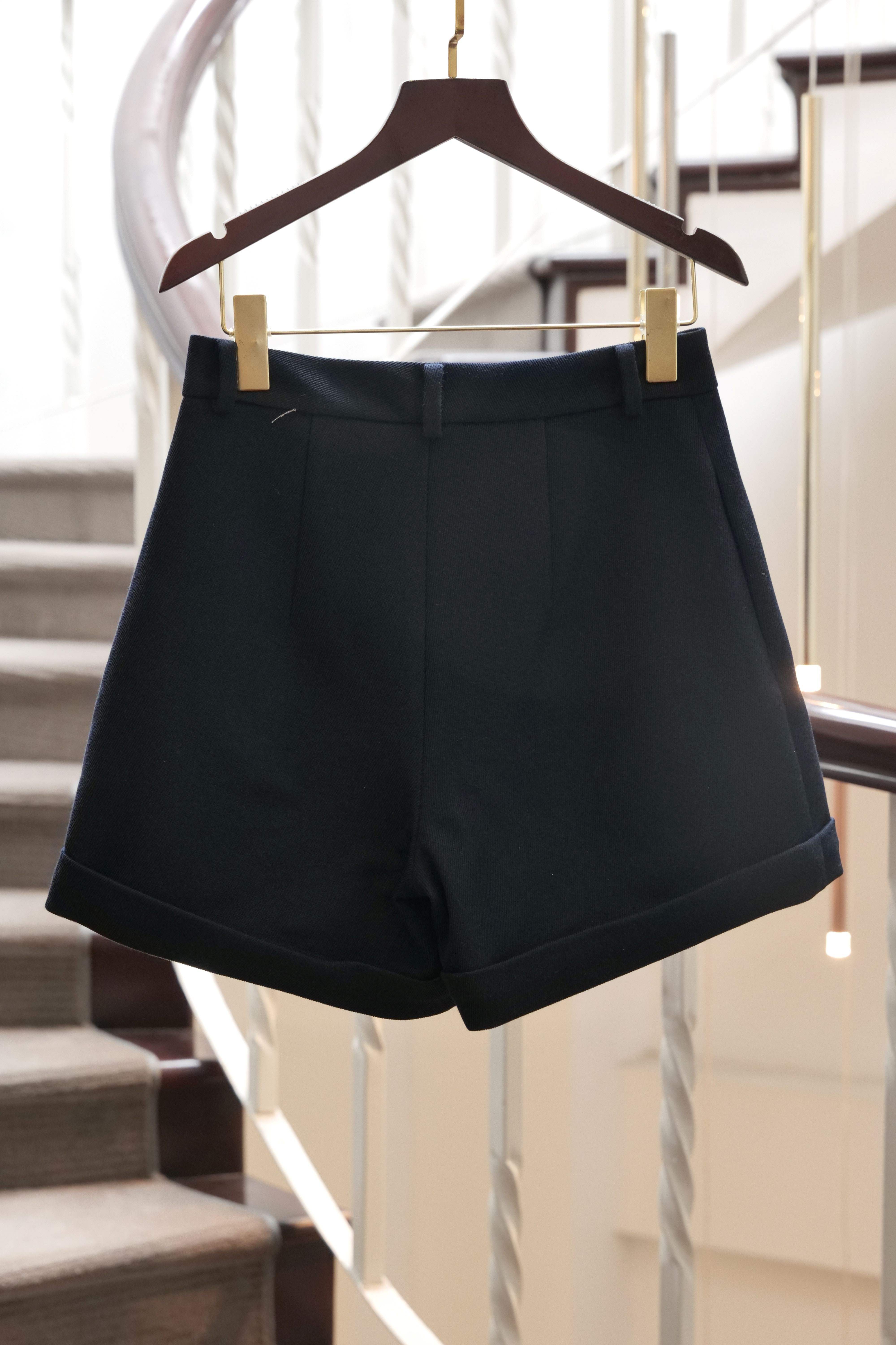 สีกรมท่าเข้ม