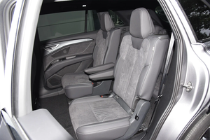 Suv Ev de alta calidad para <span class=keywords><strong>Audi</strong></span> Q5 <span class=keywords><strong>e</strong></span>-<span class=keywords><strong>tron</strong></span> 2024 modelo 50 <span class=keywords><strong>e</strong></span>-<span class=keywords><strong>tron</strong></span> Quattro edición radiante Paquete de Armadura Mech coches eléctricos Suv <span class=keywords><strong>4x4</strong></span> - Product Image 4