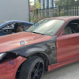 Aile avant latérale en fibre de carbone noire personnalisée pour BMW E82 1M Wide-body – Amélioration des performances de la voiture - Product Image 6