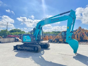 Excavadora Kobelco SK135 Usada de Buena Calidad, Pocas Horas de Uso, Bien Mantenida, Perfecta para Trabajos de Construcción y Servicios Públicos - Product Image 4