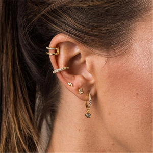 ต่างหูแบบติดหูเดี่<span class=keywords><strong>ย</strong></span>ว ตัวอักษร A-Z ประดับเพชรซิร์คอน ชุบทองคำขาว 18K บนตัวเรือนทองแ<span class=keywords><strong>ด</strong></span>ง  ทำจากเงินแท้ 925 ป้องกันการแพ้ เหมาะสำหรับทุกเพศทุกวั<span class=keywords><strong>ย</strong></span> สวมใส่ได้ทุกวัน - Product Image 5