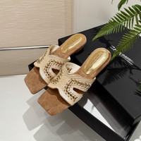 Tongs en cuir de poisson tressé du fabricant chinois Sandales plates antidérapantes confortables Semelle extérieure en TPR souple pour soirée nuptiale