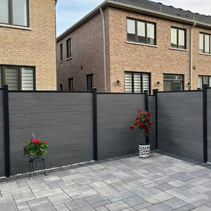 Valla de jardín impermeable WPC, paneles compuestos de aluminio WPC para exteriores, postes de aluminio horizontales negros, modelo 3D, marco de Metal natural - Product Image 3