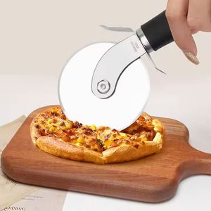 Coupe-pizza en acier inoxydable avec poignée antidérapante et lame tranchante - Product Image 3