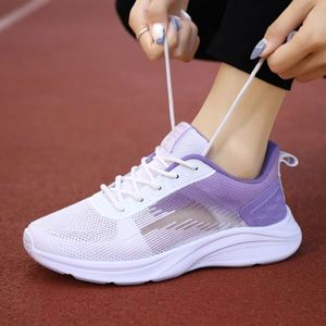 Chaussures de sport pour femmes en gros, baskets respirantes en maille pour filles, chaussures de marche et de course pour femmes, chaussures de créateur - Product Image 4