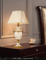Lampe de table en verre cuivre de style européen Base en cristal Lampe de bureau en laiton Chambre à coucher Salon Villa Projet Design d'intérieur
