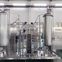 Machine de remplissage automatique d'eau gazeuse Ligne de production de bouteilles PET 200-2000ml pour boissons gazeuses Shampooing 500ml Verre Gear