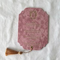 Carte de menu de mariage personnalisée en tissu velours vintage, carte de remerciement de mariage découpée sur mesure avec pompon pour la décoration de table de mariage