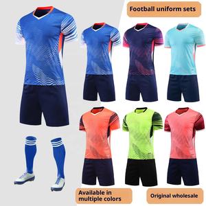 Camisetas de Fútbol Personalizadas para Hombre y Mujer, Tallas para Niños, Pedido al por Mayor, Diseño OEM, Conjunto de Camisetas de Fútbol - Product Image 1
