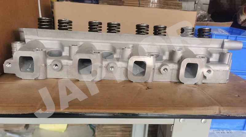m  5234.3906571 ZMZ-511 513 523 Cylinder Head Assembly for GAZ