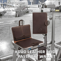 Portefeuille de passeport minimaliste en cuir véritable XGUO avec blocage RFID, capacité pour 3 passeports, 2 emplacements pour cartes, design à rabat avec bouton