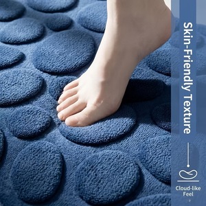 Ensemble de tapis de salle de bain en polaire corail Cangming, 3 pièces, couleur unie, motif galets en relief, moderne, simple, lavable à la main - Product Image 2