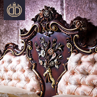 Lit en bois de luxe royal, sculpté à la main, élégant, fait à la main, acajou, avec appui-tête