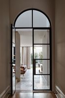 Puertas de vidrio de hierro y acero de metal de estilo francés Diseño de puertas y ventanas de vidrio de arco