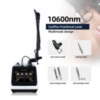 Machine laser CO2 fractionné 10600 nm avec tête de découpe gynécologique, refroidissement air-eau, et valise de transport aérien pour distributeurs de salons de beauté