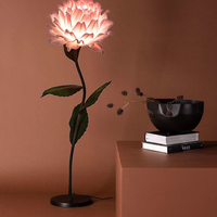 Lampe florale géante moderne multi-têtes de 155 cm, en soie lumineuse de luxe, pour la décoration de scènes de mariage, d'événements et d'allées