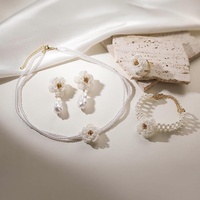 Collier ras-de-cou fait main en perles et fausses perles, laiton plaqué or 18 carats, série florale blanche, bijoux pour femme, mariage, mariée