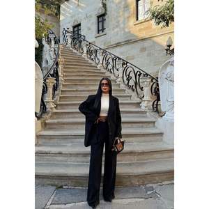 Conjunto de Traje Harper Negro para Mujer - Product Image 1
