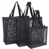 Sac à bandoulière tendance en nylon recyclé, écologique et personnalisable, grand format, style minimaliste, idéal pour le shopping ou la plage
