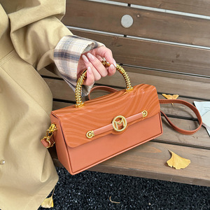 Sac à main pour femme en forme de boîte Sac fourre-tout à coque rigide Sac carré à la mode Flip-Top Nouveau style Sac à bandoulière de luxe pour femme - Product Image 1