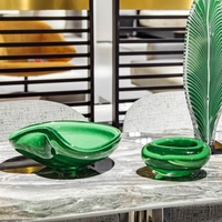 Handgeblazen smaragdgroene glazen fruitschaal, onregelmatige decoratieve glazen schaal, tafeldecoratie, huisdecoratie