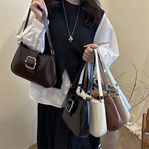 Bolso cruzado multicolor: diversos colores y diseño elegante para satisfacer las necesidades de moda - Product Image 6