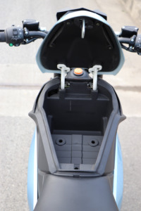มอเตอร์ไซค์สกู๊ตเตอร์ยี่ห้อ E Moto ผลิตที่อู๋ซี ปลอดภัย ราคาถูก เป็นที่นิยม ขายส่ง สำหรับผู้ใหญ่ รุ่น Kn-sk - Product Image 4