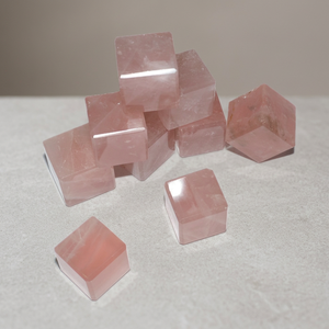 Achetez en gros des cubes de pierres précieuses en quartz rose sculpté Feng Shui - CrystalExport.com Cadeau - Product Image 2