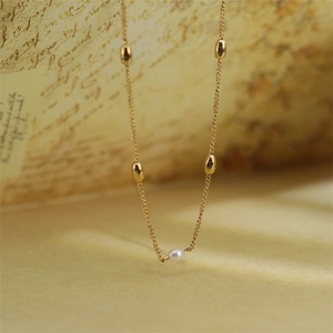 Collar de Perlas de Agua Dulce con Baño de Oro y Cuentas de Acero Inoxidable, Nuevo - Product Image 2