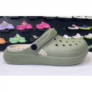 Cro New Cross LeWei Sabots en <span class=keywords><strong>EVA</strong></span> anti-odeur, à semelle épaisse, légers et confortables, pour la plage et le jardin - Product Image 4