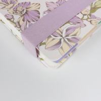 Carnet A4 élégant avec motif de fleurs et de papillons violets, couverture rigide résistante aux rayures, pages intérieures de haute qualité de 160 feuilles, boîte cadeau