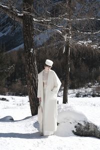 Falda Larga Elegante para Mujer, Nueva Falda Columna con Cintura Fruncida, 400 gramos, Estilo Minimalista, 105cm, Blanca y Negra - Product Image 2