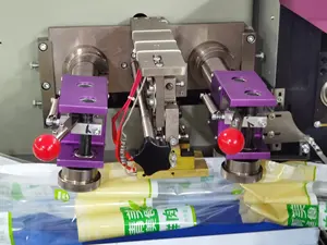 Usine automatique HFFS flux emballage <span class=keywords><strong>machine</strong></span> d'emballage barre d'énergie nougat bonbons oreiller <span class=keywords><strong>machine</strong></span> d'emballage pour sachets de sucre - Product Image 4