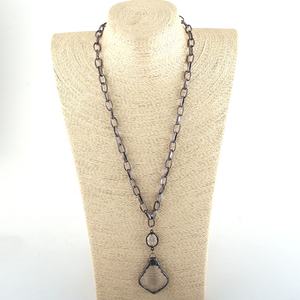 قلادة نسائية عصرية مخصصة بتصميم عرقي، سلسلة كبيرة سوداء معدنية، قلادة كريستال مع قلادة صليب جندي - Product Image 2