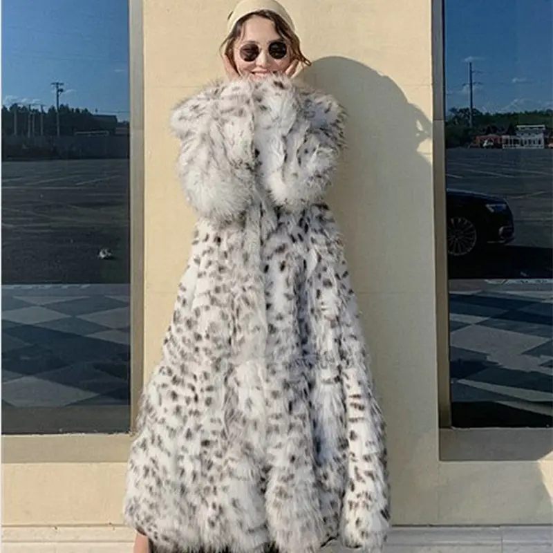 2022 high quality autumn winter women's coat fashion hot selling New faux fox fur coat female horizontal stripe fox fur coat