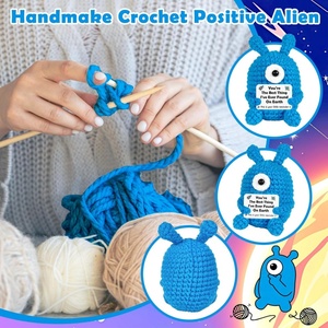 Peluche de Ganchillo Positivo y Reconfortante con Forma de Alien <span class=keywords><strong>para</strong></span> Apoyo Emocional - Un Regalo Divertido <span class=keywords><strong>para</strong></span> Parejas - Product Image 3