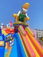 Château gonflable de haute qualité en PVC durable certifié CE avec toboggan pour parc d'attractions, toboggan gonflable portable en blocs de construction