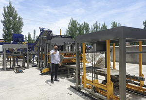 Mesin Pembuat Blok Beton Hidrolik Otomatis QT6-15f Paving <span class=keywords><strong>Block</strong></span> Hollow <span class=keywords><strong>Block</strong></span> - Product Image 2