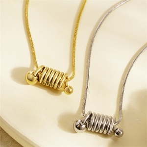 Collar de Cadena de Serpiente con Colgante de Oro, Diseño de Círculo Trenzado, en Acero Inoxidable y Titanio Antideslustre, para Hombre - Product Image 3