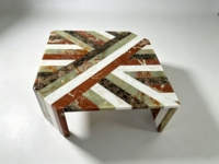 Table basse de luxe moderne en marbre naturel et onyx, incrustation géométrique multi-pierres, faite à la main par un designer italien, mobilier décoratif pour la maison