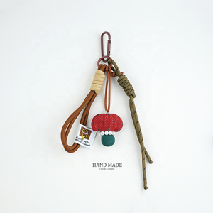 Llavero de cuero tridimensional Lucky Star, colgante para bolso de pareja, llavero de goma tejido de alta gama para Año Nuevo - Product Image 5