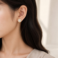 10 Pasang Set Anting Clip-On Multi Gaya untuk Wanita Mutiara Kristal Bunga Warna Emas Tanpa Tindik Perhiasan Fashion Elegan Hadiah