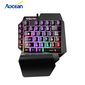 OEM 35-Key ergonomico LED arcobaleno retroilluminazione USB cablato con <span class=keywords><strong>una</strong></span> <span class=keywords><strong>mano</strong></span> <span class=keywords><strong>tastiera</strong></span> da gioco con poggia palmo per telefono e Tablet - Product Image 2