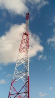 Accessoires pour Tours de Télécommunication : Tour de Télécommunication RDS avec Poteau GSM et Poteaux MW avec Supports pour Toiture
