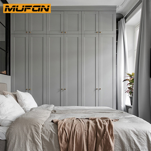 Mobili Armadi Guardaroba in Legno Grigio Stile Shaker, Cabina Armadio su Misura in Legno Massello a 6 Ante, Ultimi Design di Armadi per Coppia per Camera da Letto - Product Image 2